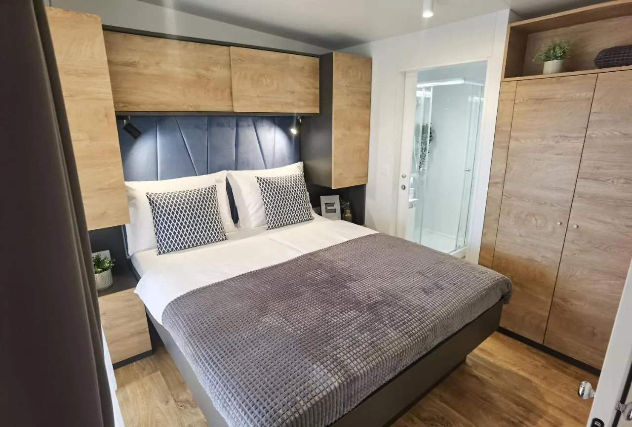 Mobile Home Vito Biograd Na Moru