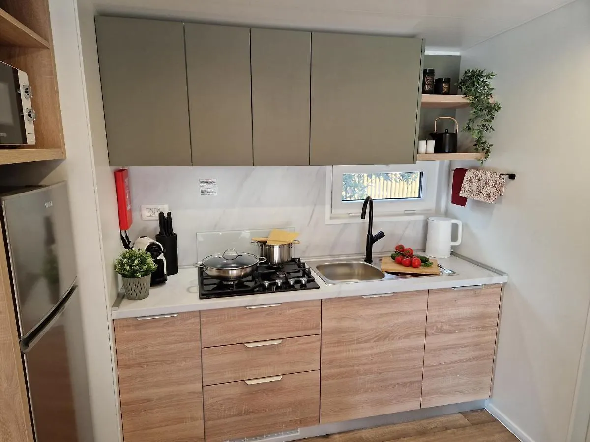 Mobile Home Vito Biograd Na Moru 4*,